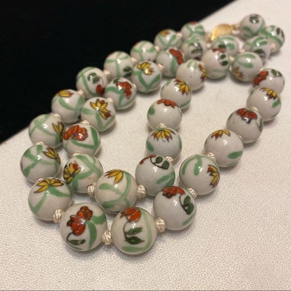 Vintage Hand Painted Bead Necklace - Picture 13 of 14